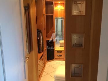 8 - Closet