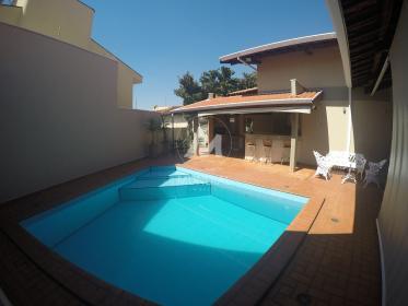 13 - Piscina