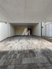 48 - Garagem/estacionamento