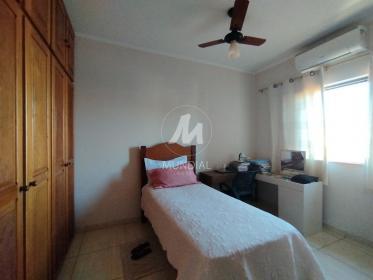 20 - Dormitorio