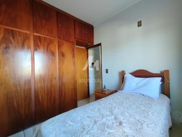 23 - Dormitorio
