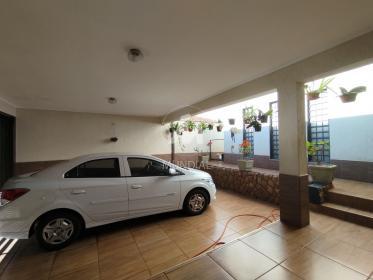 26 - Garagem/estacionamento