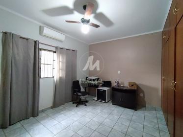 11 - Dormitorio