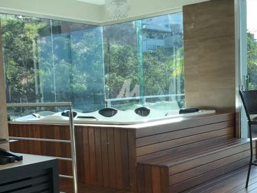 7 - Jacuzzi
