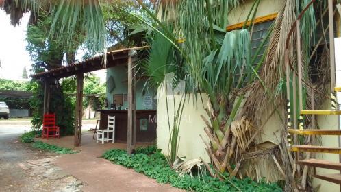 1 - Garagem/estacionamento