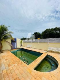 48 - Piscina