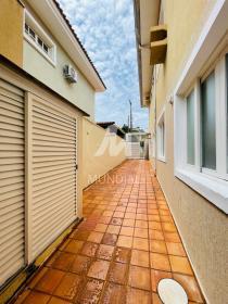 56 - Quintal/corredores