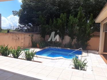 24 - Piscina