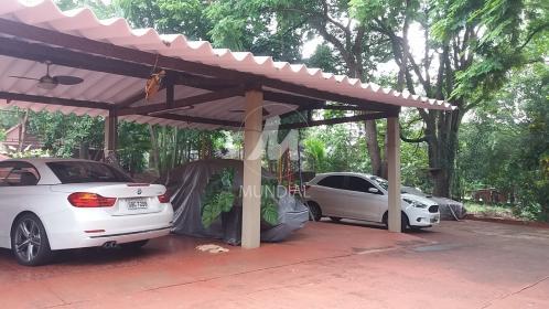 1 - Garagem/estacionamento