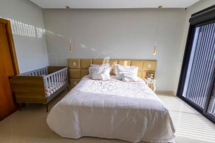 28 - Suite