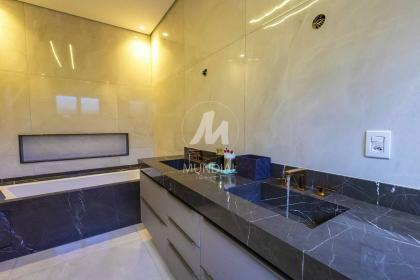 30 - Suite