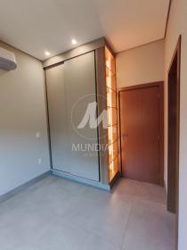 20 - Dormitorio