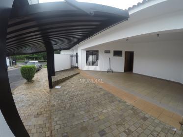 4 - Garagem/estacionamento