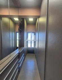 12 - Closet