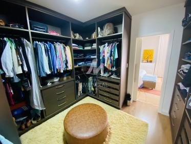 20 - Closet