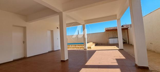 25 - Quintal/corredores