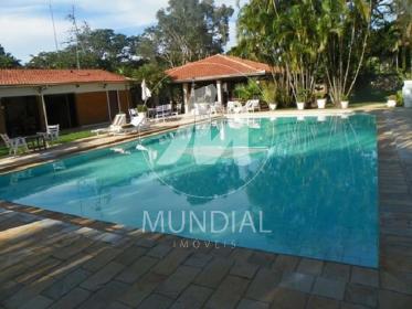 17 - Piscina