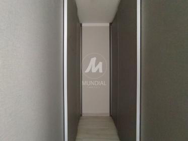 27 - Closet