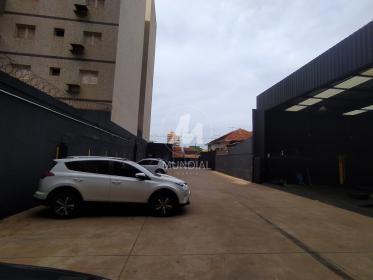 16 - Garagem/estacionamento