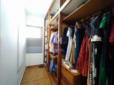 9 - Closet