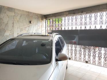23 - Garagem/estacionamento