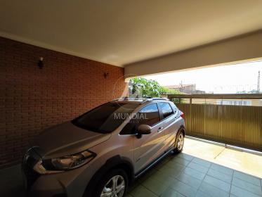 17 - Garagem/estacionamento