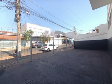 2 - Garagem/estacionamento