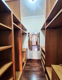 21 - Closet