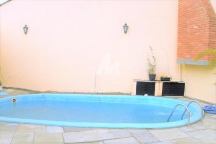 35 - Piscina