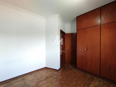 27 - Dormitorio