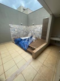 13 - Jacuzzi