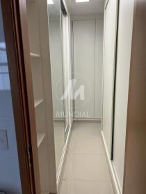 16 - Closet