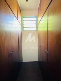 28 - Closet