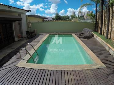 13 - Piscina