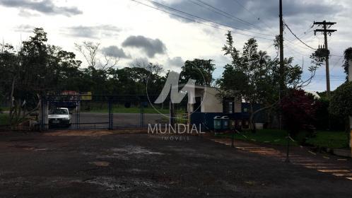 12 - Garagem/estacionamento