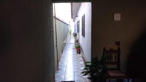 8 - Quintal/corredores