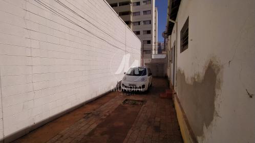 2 - Garagem/estacionamento