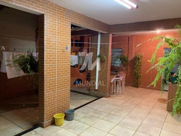 14 - Garagem/estacionamento