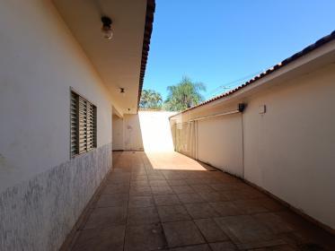 21 - Garagem/estacionamento