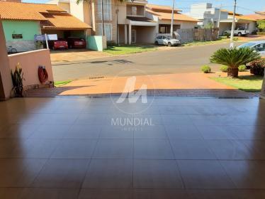 30 - Garagem/estacionamento