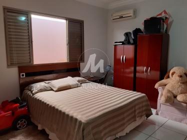 10 - Dormitorio