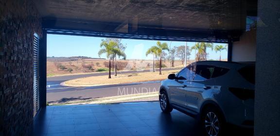2 - Garagem/estacionamento