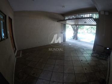 28 - Garagem/estacionamento
