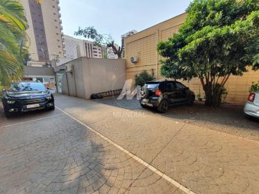 4 - Garagem/estacionamento