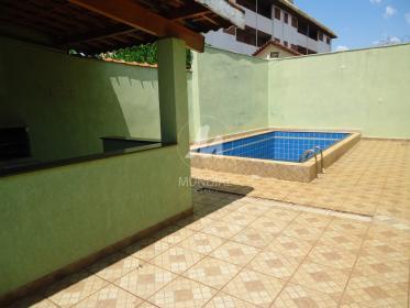 17 - Piscina