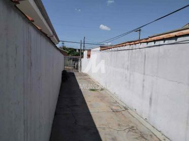 14 - Garagem/estacionamento