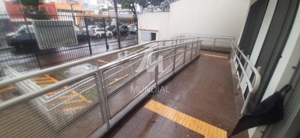 1 - Garagem/estacionamento