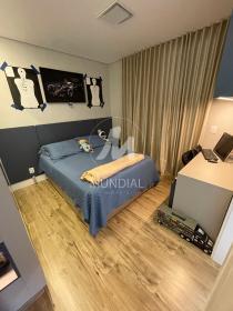 32 - Suite