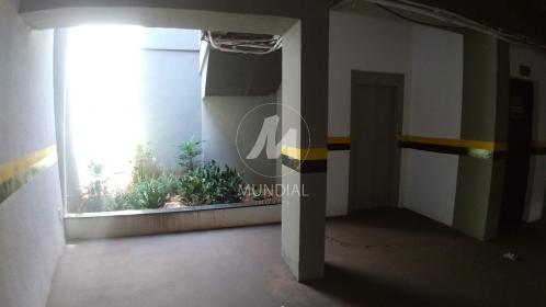 21 - Garagem/estacionamento