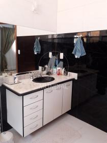 28 - Banheiro/lavabo